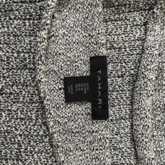 NWOT Tahari Cropped Grey Knit Oversized Sweater - Picture 2 of 8